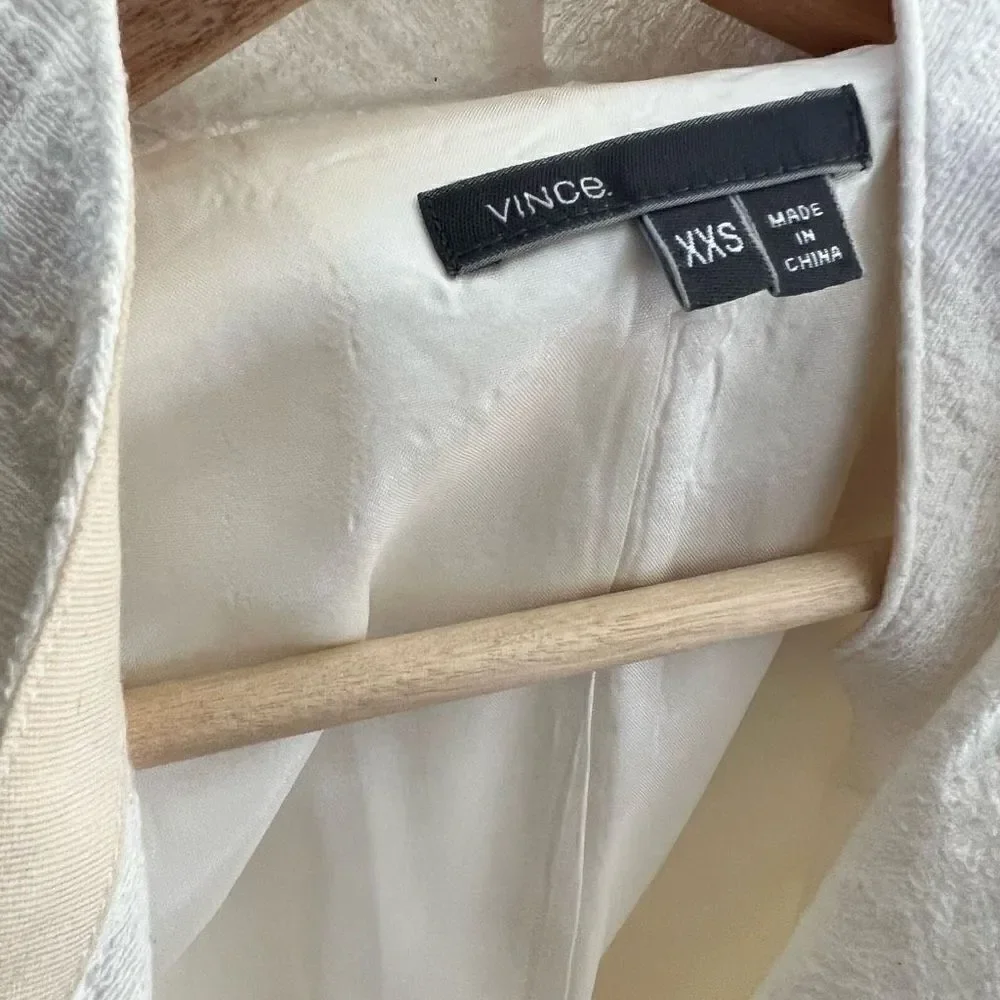 VINCE Cream TEXTURED ZIPPER FRISE asymmetrical JACKET $425 sz XXS